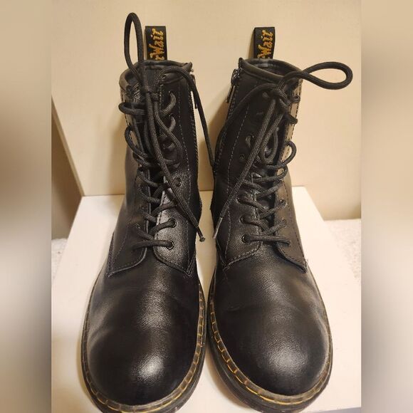 Dr. "Doc" Martens "Zavala" Black Leather Combat Boots Womens sz. 7/38 Ret.$225 - Picture 8 of 11